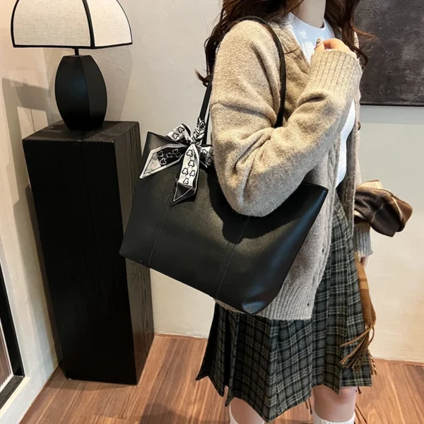 Women's bag New summer black handbag large capacity shoulder bag niche commuter woman bag Tote bag - Image 5